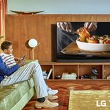 Technik-Messe: LG-TVs werden smarter Auch von LG gibt es TV-Neuheiten. Der 88-Zoll große Z9 ist mit seinem 8K-Display, das gleichzeitig als Sound-Membran herhält, ist schon technisch beeindruckend. Die Koreaner versprechen allerdings, das er die Technik durch künstliche Intelligenz noch besser nutzen soll. So soll er immer berechnen, welche Darstellungsweise am besten zum Inhalt passt. Was das kosten soll, will LG aber noch nicht verraten.