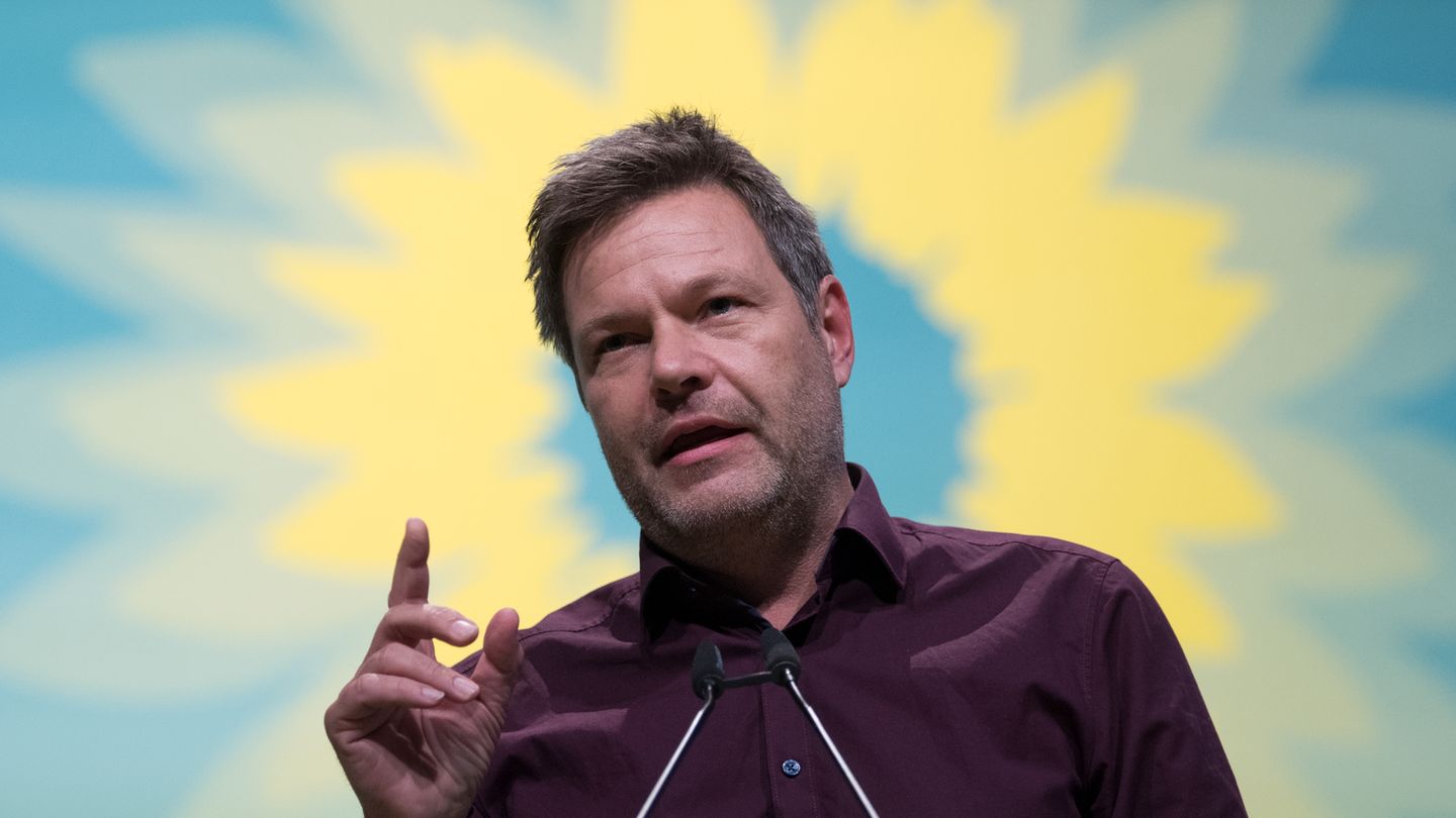Zwischen "Alle Achtung" und "Souverän ist anders": Kontroverse um Robert Habecks Social-Media-Abschied