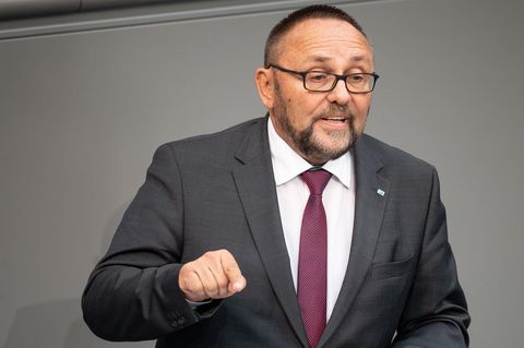 Frank Magnitz (AfD), Bundestagsabgeordneter, spricht während einer Sitzung des Bundestages in Berlin