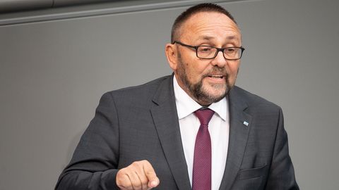 Frank Magnitz (AfD), Bundestagsabgeordneter, spricht während einer Sitzung des Bundestages in Berlin