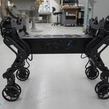 Elevate ist modular aufgebaut. Auf dem Grundgestell können die verschiedensten Aufbauten montiert werden. Denkbar wäre ein Einsatz als Taxi oder als Krankentransporter. Natürlich könne man auch ein Modell als Pick-up für die Bau- und Forstwirtschaft anbieten.