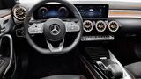 Das Cockpit des Mercedes CLA 250 2019