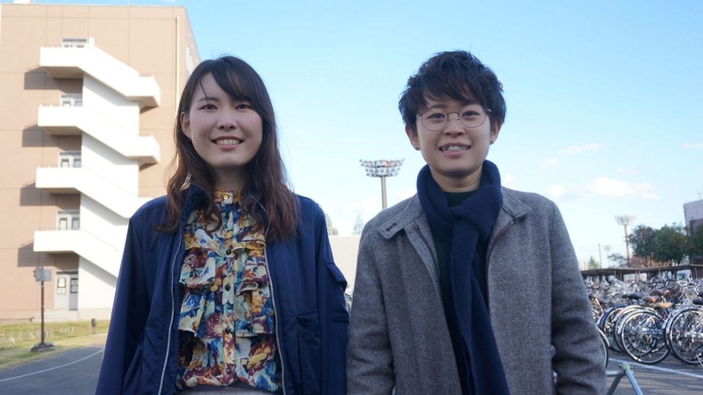 Die japanischen Studentinnen Mayu Otaki und Misato Kawasaki