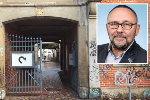 Tatort und Opfer: AfD-Politiker Frank Magnitz (kl. Foto) wurde laut Polizei an diesem Durchgang des Theaters am Goetheplatz in Bremen von drei Männern überfallen.