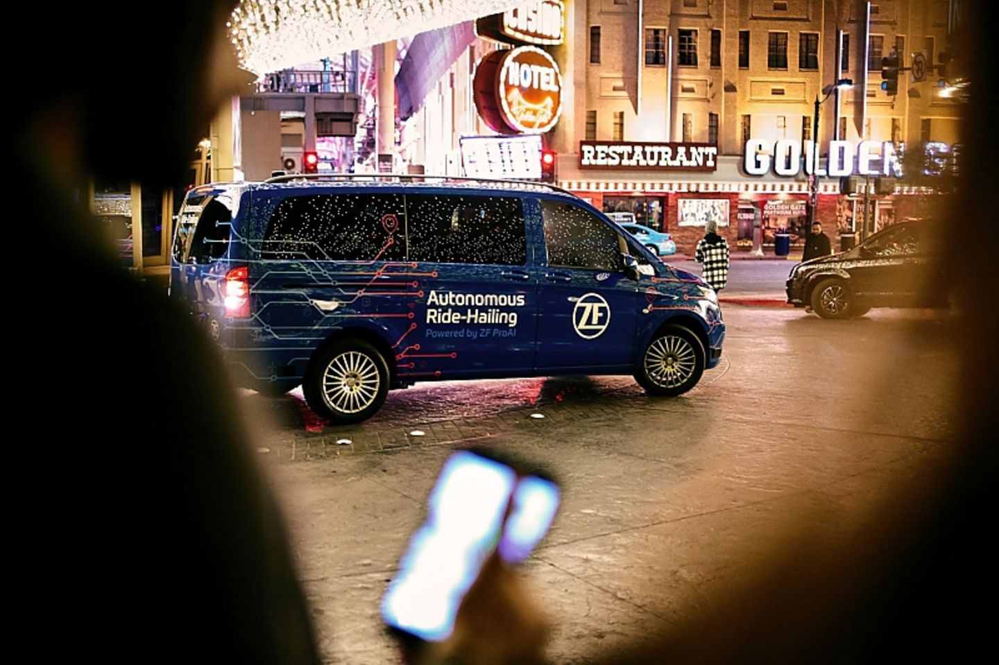 Das ZF Robo-Taxi beherrscht autonomes Fahren Level 4