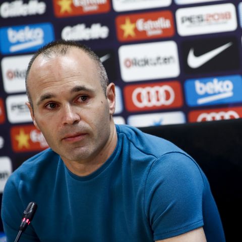 Andrès Iniesta während einer Pressekonferenz