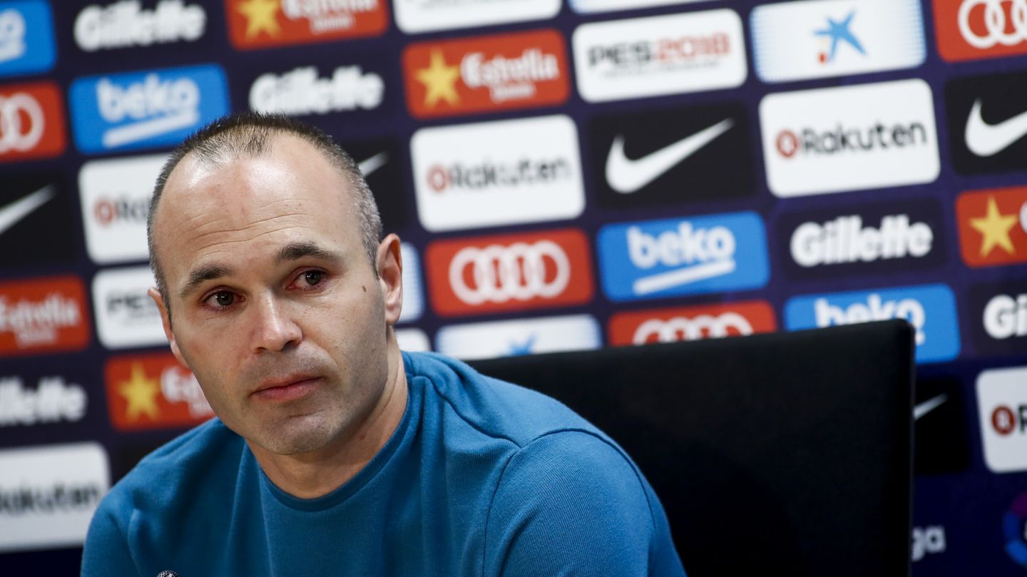 Andrès Iniesta während einer Pressekonferenz