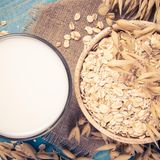 Hafermilch  Am nachhaltigsten ist der Konsum von Hafermilch. Dafür müssen weder Regenwälder gerodet, noch die kalifornische Wüste bewässert werden. Der schwedische Konzern Oatly beispielsweise verwendet Hafer nur aus dem eigenen Land. Auch das Unternehmen Berief bezieht ausschließlich deutschen Hafer. Im Vergleich zu Kuhmilch wirkt sich Hafermilch 70 Prozent weniger auf die Umwelt aus und verbraucht auch in der Herstellung nur knapp 40 Prozent der Energie.  Geschmacklich ist die Hafermilch aber gewöhnungsbedürftig. Lesen Sie hier mehr dazu!