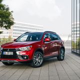 Der Crossover Mitsubishi ASX gehört noch zu den günstigen SUV, er überzeugt mit der hohen Verlässlichkeit von Mitsubishi und üppiger Serienausstattung. Die "Jetfighter"-Optik des Markengrills macht ordentlich was her, von der Größe her eignet sich der ASX auch als Reiselimousine. Für ein Allradmodell 1.8 DI-D+ 4WD ClearTec Plus werden offiziell fast 28.000 Eur verlangt - als Tageszulassung gibt es der Allrad-ASX allerdings auch für 21.000 Euro.