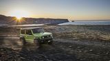 Der Suzuki Jimny ist eine Legende. Kaum ein Wagen leistet im Gelände mehr als der Winzling aus Japan. Die neue Version bietet noch mehr Offroad-Qualitäten als zuvor und besticht mit einem markanten Aussehen.  Für lange Autobahnfahrten ist der Jimny nicht gemacht, dafür ist relativ günstig und wertstabil. Die Top-Version kostet etwa 20.000 Euro.