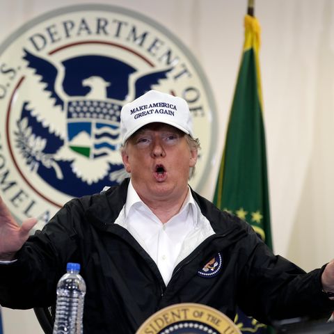 US-Präsident Donald Trump beim Besuch einer Grenzschutzstation in McAllen im US-Bundesstaat Texas