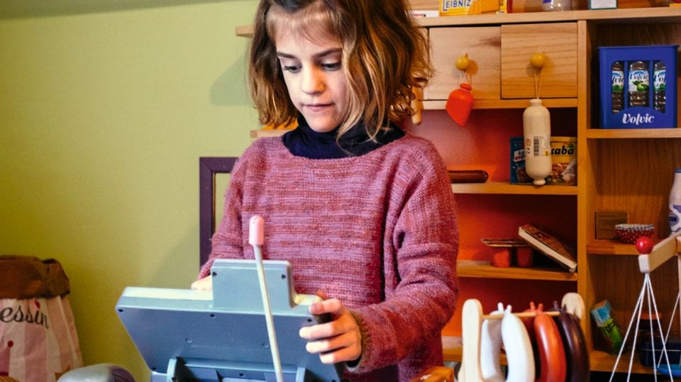 Extrem Frühgeborene: Rechnen macht Frieda keine Schwierigkeiten. Sie hat sich ganz normal entwickelt. Rechnen macht Frieda keine Schwierigkeiten. Sie hat sich ganz normal entwickelt.
