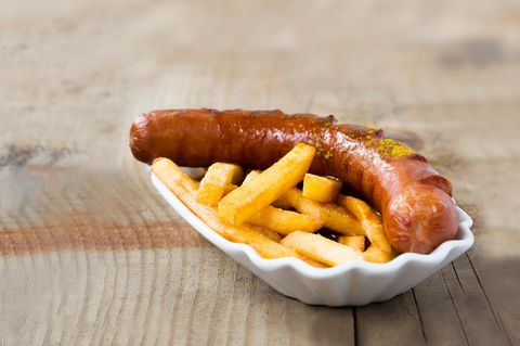 Currywurst und Pommes frites? Könnte bald zur Vergangenheit in der Kantine gehören