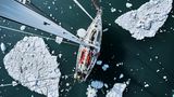 Route durch die Schollen: Da das Nordmeer schon zufriert, muss die Segel-Crew sich beeilen, um nicht vom Packeis gestoppt zu werden