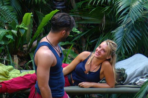 Die sexuelle Spannung zwischen Domenico und Evelyn war bereits an Tag 1 im Dschungel nur schwer zu leugnen
