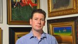 Marc-Oliver Boger in seinem Kujau-Kabinett