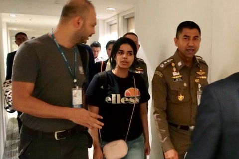 "Wir werden wie Sklaven behandelt": Geflohene 18-Jährige berichtet von Leben in Saudi-Arabien