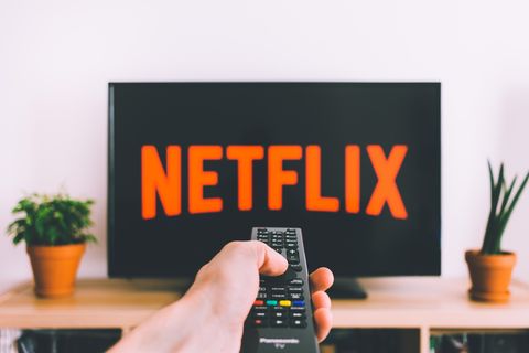 Corona-Krise: Aktuell schalten viele Menschen Netflix ein - aber sind es zu viele?