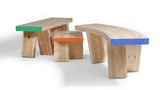 Zweiter Platz: "Bench Gang"  Das Ensemble aus drei Holzbänken von Christian Cowper kommt auf den zweiten Platz. "Es ist einfach nur Holz und Farbe, aber das Design ist pur und wirklich gut", lautet ein Jurykommentar. Mit seinen schrägen Beinen erinnerten die Bänke an "Haustiere, die einem entgegen kommen, wenn man das Zimmer betritt". 