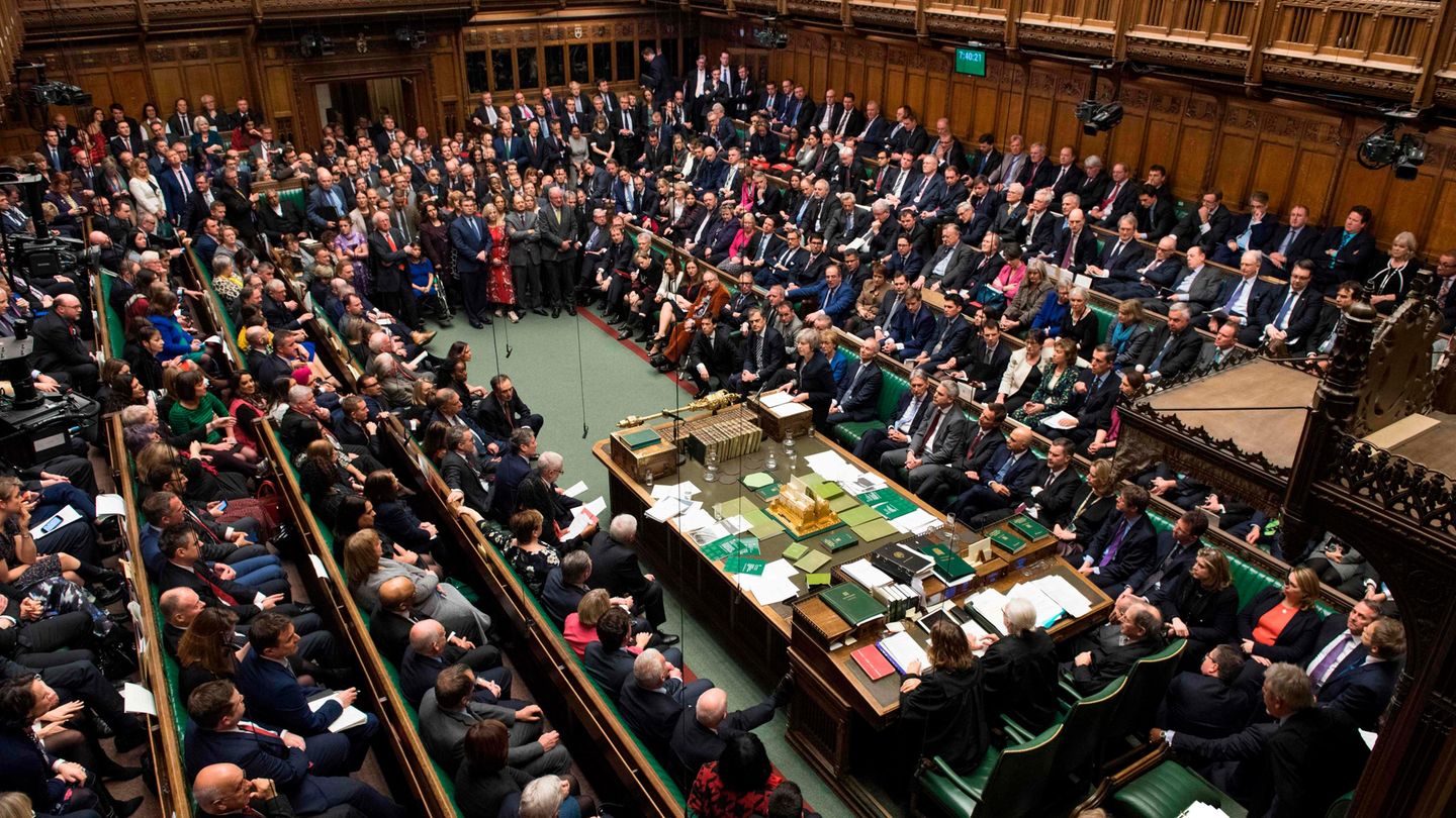 Mit 432 zu 202 Stimmen votierten die Abgeordneten im britischen Parlament gegen den Deal von Premierministerin Theresa May