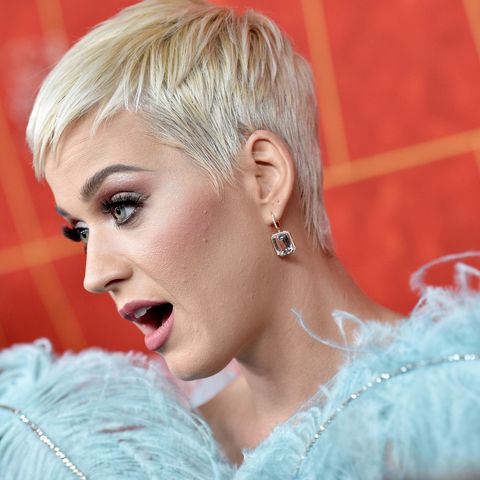 Katy perry - schulverweis - sex mit baum