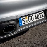 Die beiden Auspuffrohre sitzen wieder weiter außen