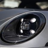 Die LED-Scheinwerfer haben das Vieraugen-Gesicht