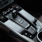 In der Mittelkonsole befinden sich weniger Bedienelemente als bisher