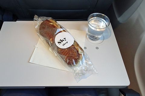 Klapptischchen im Flugzeug: Ist hier wirklich alles sauber?