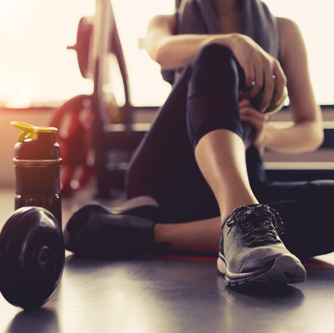 Breit gebaut, braun gebrannt, hundert Kilo Hantelbank? Nein. Eigentlich gehe ich nur manchmal ins Fitnessstudio. (Symbolbild)