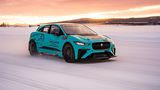 Der Jaguar I-Pace eTrophy wiegt knapp unter zwei Tonnen