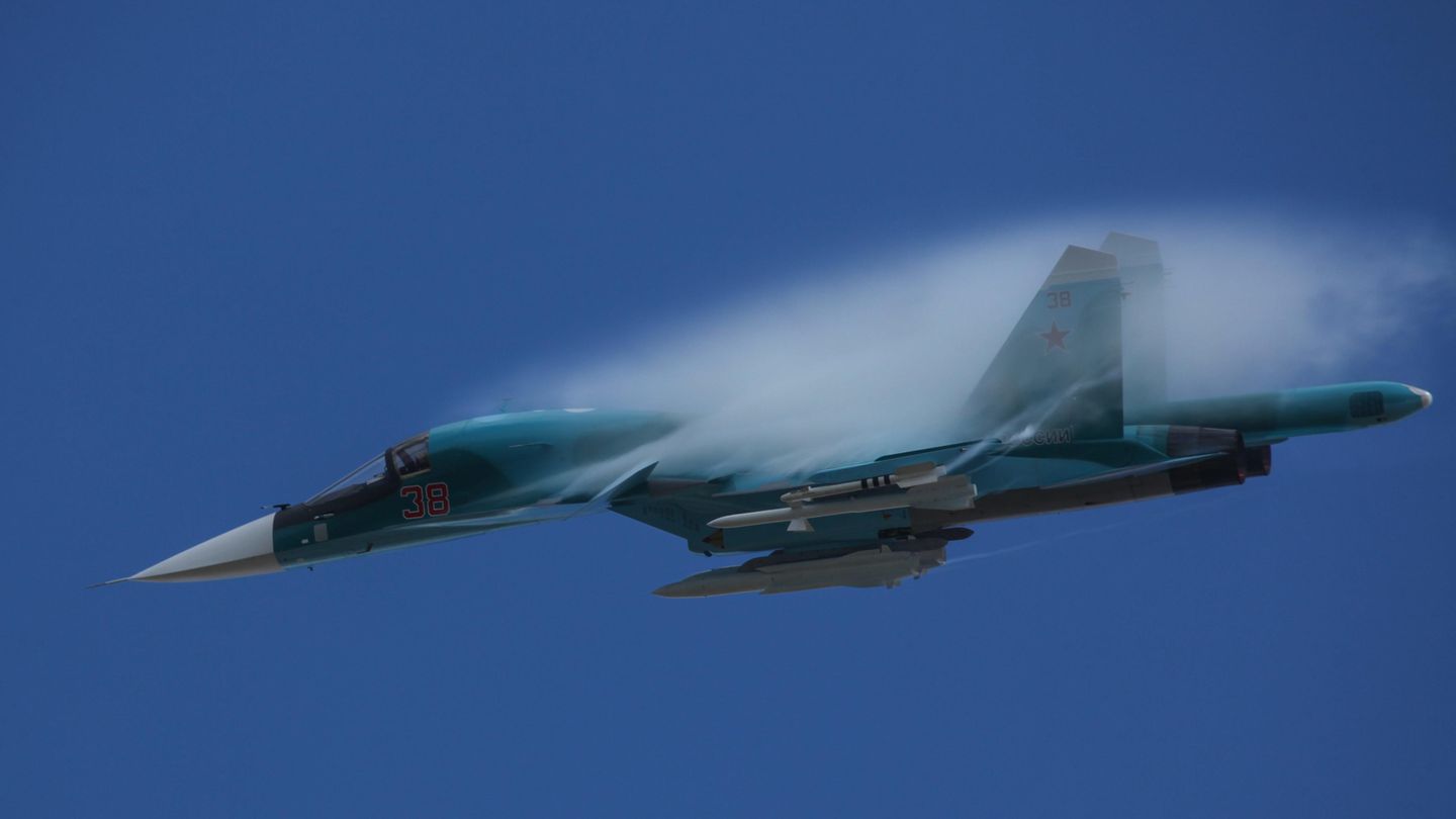 Russland: Zwei schwere Jagdbomber des Typs Suchoi Su-34 sind am Freitag bei einem Übungsflug kollidiert (Symbolbild)