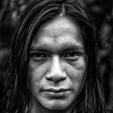 Javier Ushigua ist der Präsident der Yaku-Runa-Gemeinschaft. In ihm mischen sich drei indigene Nationalitäten: Shuar, Achuar und Sápara.