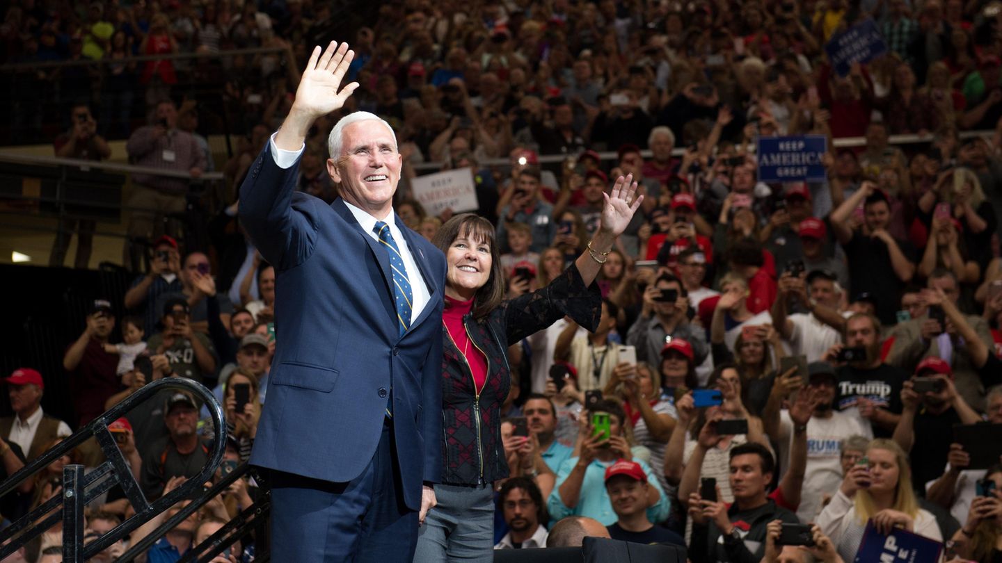 US-Vizepräsident Mike Pence (l.) und seine Ehefrau Karen
