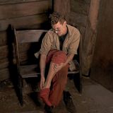 Currywurstmann Chris will mal wieder alles selbst in die Hand nehmen und kümmert sich um den Abwasch am Bach. Doch auf dem Weg dorthin stolpert er. Seine Diagnose teilt er im Dschungeltelefon mit: "Der Knöchel tut weh: Ich habe mir den Fuß verstaucht und habe mich aufs Maul gelegt." Dr. Bob verordnet schließlich Ruhe und Eis.