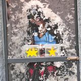 Gisele zieht die Prüfung "Schloss mit lustig" tatsächlich durch. Die 31-Jährige muss sich in fünf riesige Felsbrocken einschließen lassen und dort in Boxen nach den Sternen greifen. Doch um die Boxen zu öffnen muss sie erst Zahlencodes knacken. Kakerlaken, Würmer und Ameisen dürfen dabei natürlich auch nicht fehlen.