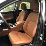 Jaguar XF 30d - bequeme Sitze vorn