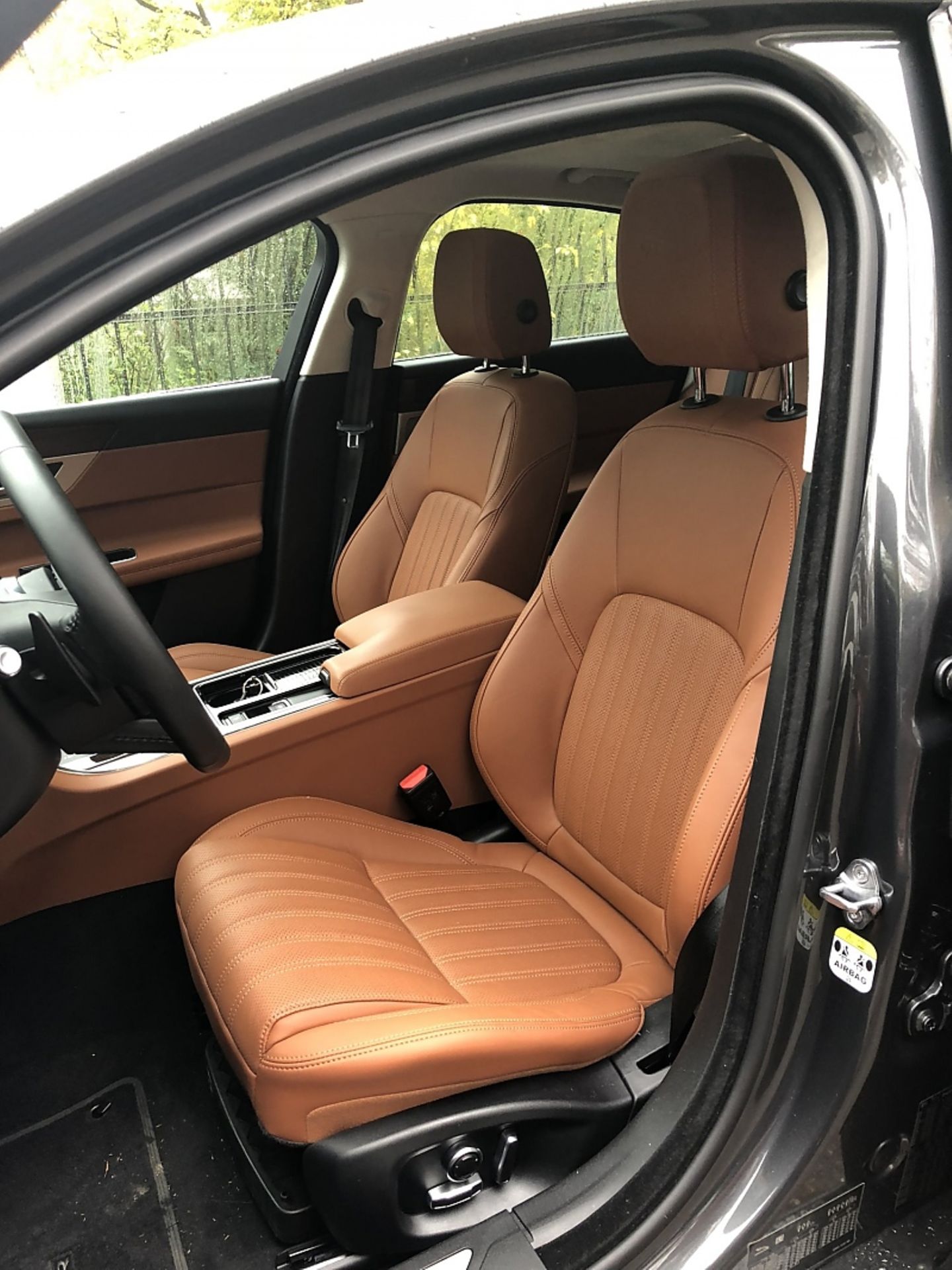 Jaguar XF 30d - bequeme Sitze vorn