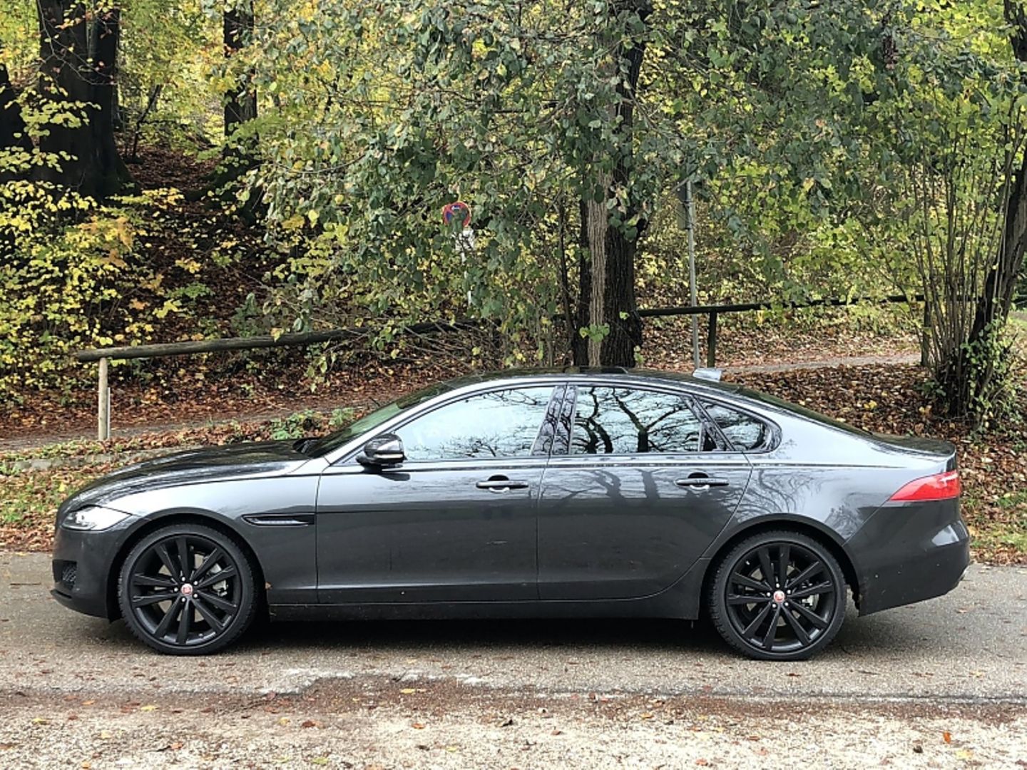 Jaguar XF 30d - 4,95 m land