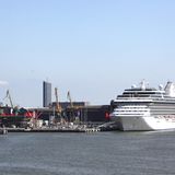 Litauen: Klaipėda  Klaipėda ist die drittgrößte Stadt Litauens und der größte Ostseehafen des Landes. Die Stadt mit ihren alten Fachwerkhäusern liegt an den Ufern des Danė-Flusses und eignet sich auch für Tagesausflüge ins Landesinnere, zu den Städten Kaunas und Vilnius, der Hauptstadt Litauens.