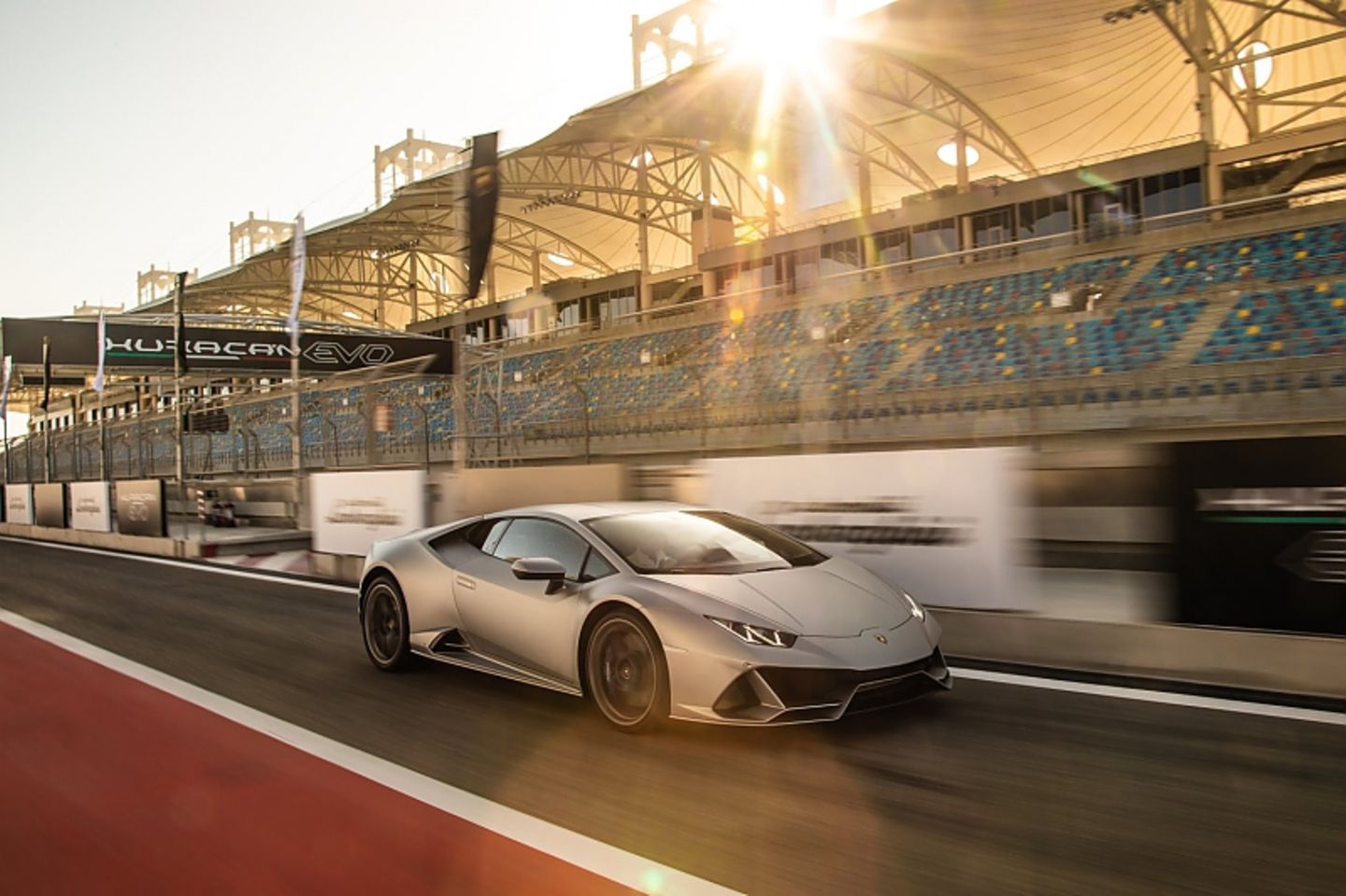 Lamborghini Huracan Evo - auf der Formel-1-Rennstrecke von Bahrain