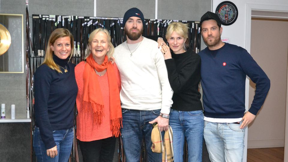 Heikedine Körting (2.v.l.) mit den "Fünf Freunden": Theresa Underberg ("Anne"), Ivo Möller ("Julian"), Alexandra Garcia ("George") und Jannik Endemann ("Dick"). Der fünfte Freund, Hund Timmy, existiert nur auf einer Tonspur.