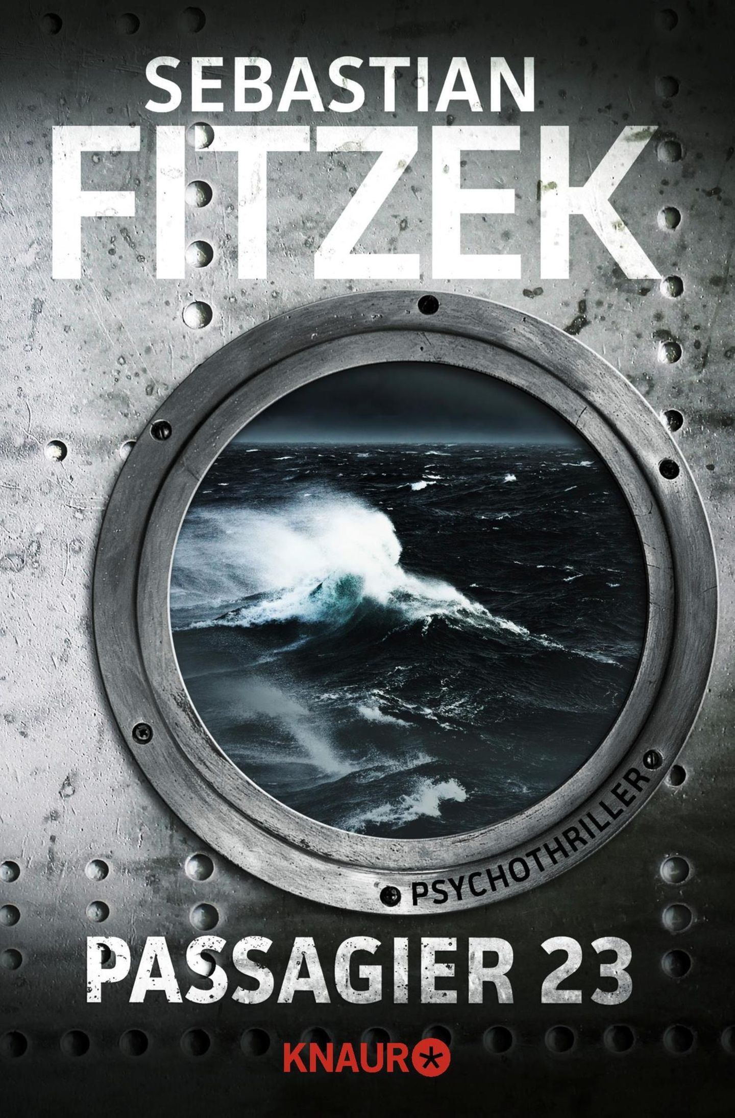 Verschwunden auf hoher See  Als der Klassiker unter den Kreuzfahrt-Krimis gilt "Passagier 23" von Sebastian Fitzek. Der 400-Seiten-Roman um den Polizeipsychologen Martin Schwartz, deren Frau und Sohn auf einer Kreuzfahrt an Bord der fiktiven "Sultan of the Seas" spurlos verschwanden, wurde inzwischen sogar verfilmt. Die Lektüre des Psychothrillers ist nichts für Leute mit schwache Nerven.  "Passagier 23" von Sebastian Fitzek. Erschienen als Knaur Taschenbuch. Preis: 9,99 Euro.