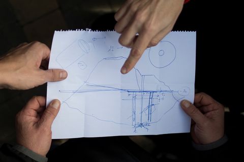 Die einfache Zeichnung zeigt, wie sich die Ingenieure die Rettung des Jungen in Spanien vorstellen