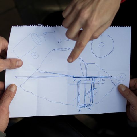 Die einfache Zeichnung zeigt, wie sich die Ingenieure die Rettung des Jungen in Spanien vorstellen