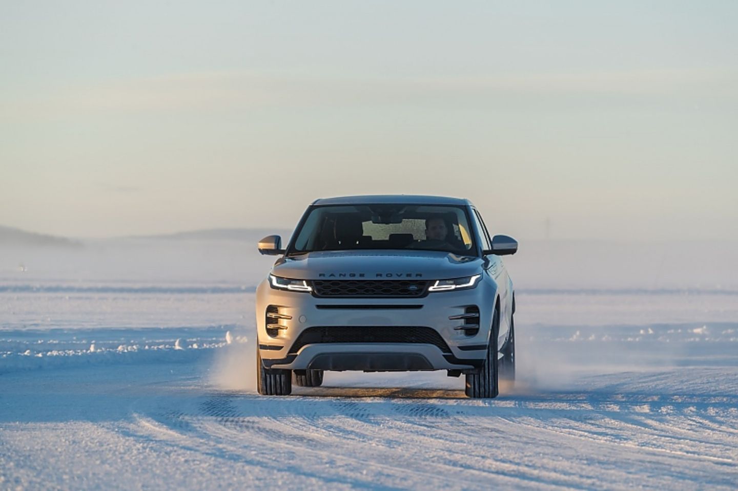 Das R Dynamic Paket gibt dem Range Rover Evoque II ein dynamisches Antlitz