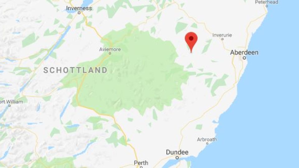 Leochel-Cushnie (rote Markierung) liegt rund 40 Kilometer westlich von Aberdeen