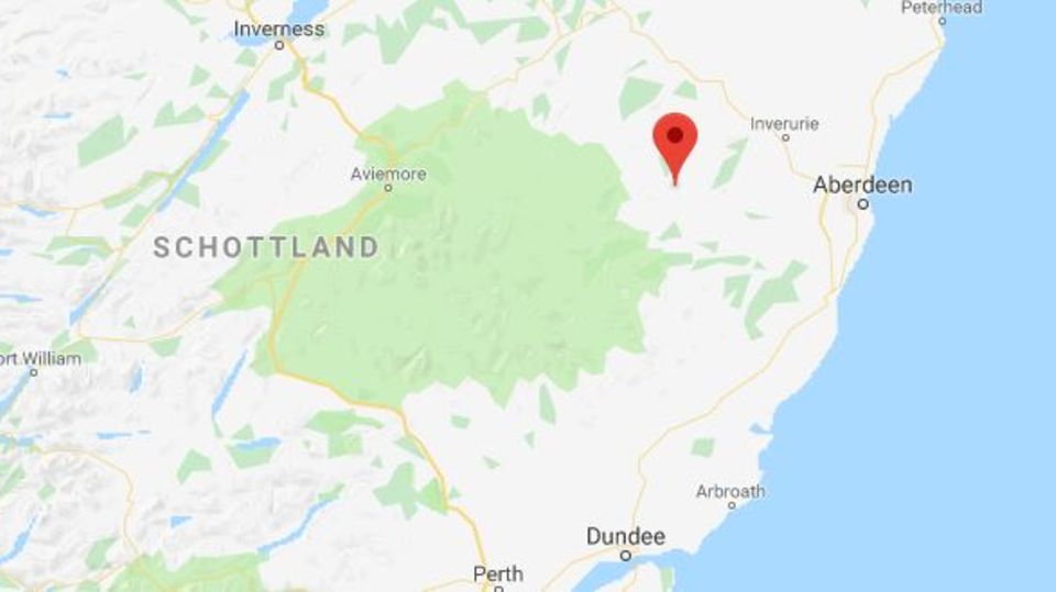 Monument aus den 90ern: Leochel-Cushnie (rote Markierung) liegt rund 40 Kilometer westlich von Aberdeen Leochel-Cushnie (rote Markierung) liegt rund 40 Kilometer westlich von Aberdeen