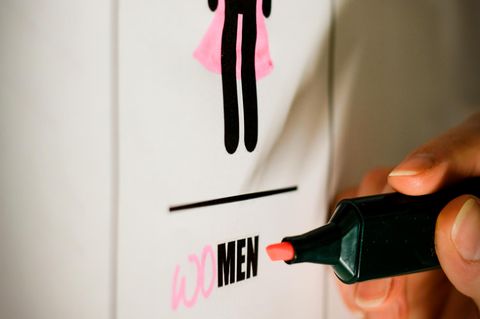 Nein, Feminismus ist nicht nur ein rosarotes Klischee, finden unsere Autoren. Und Männer können dazu sehr wohl einen Beitrag leisten.