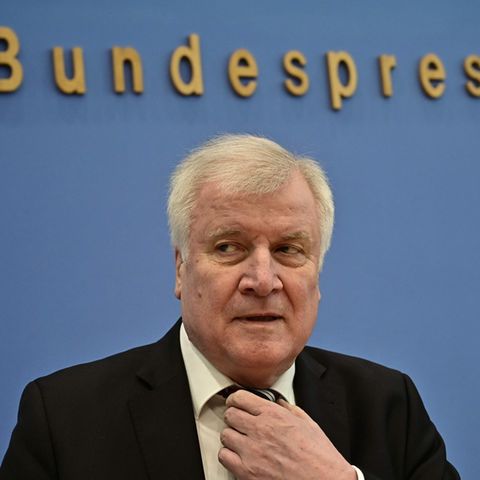 Asylzahlen: Horst Seehofer stellt Migrationsbericht vor